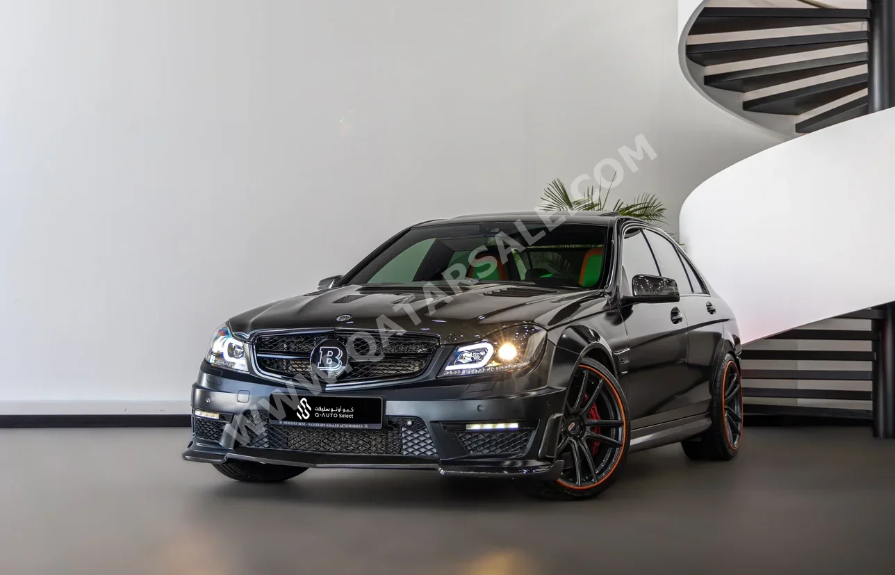 مرسيدس - بنز سي - كلاس 63 AMG 2013 اوتوماتيك 35,000 كم 8 سلندر دفع خلفي سيدان أسود