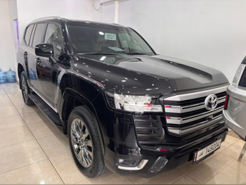 Toyota  Land Cruiser  GXR  2024  Automatic  11,000 Km  6 Cylinder  Four Wheel Drive (4WD)  SUV  Black