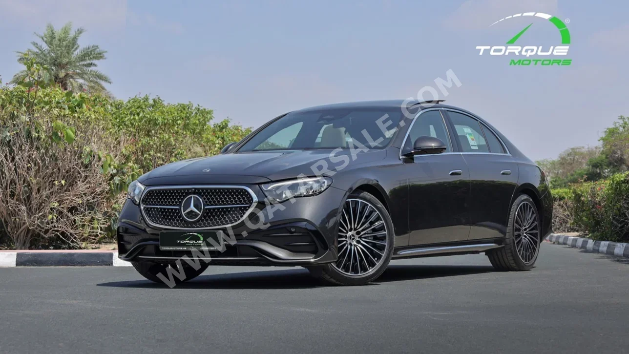 مرسيدس - بنز اي - كلاس 200 AMG 2026 اوتوماتيك 0 كم 4 سلندر دفع خلفي سيدان رمادي تحت الضمان