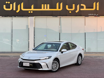 Toyota  Camry  LE  2026  Automatic  900 Km  4 Cylinder  Front Wheel Drive (FWD)  Sedan  White  With Warranty