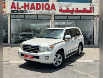 Toyota Land Cruiser GXR 2014 Automatic 390,000 Km 6 Cylinder Four Wheel Drive (4WD) SUV White