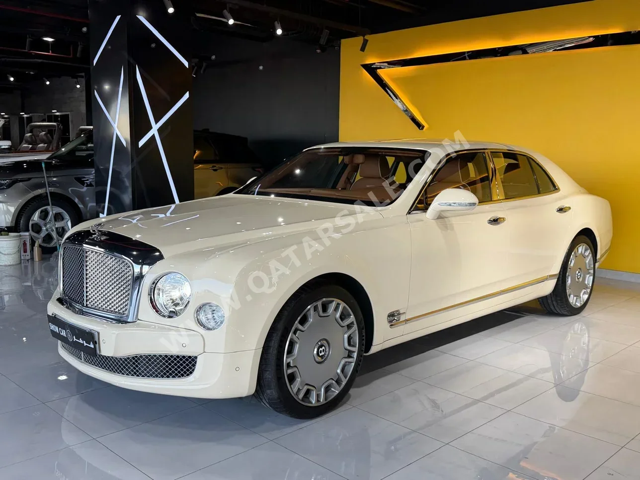 Bentley Mulsanne 2011 Automatic 28,000 Km 8 Cylinder All Wheel Drive (AWD) Sedan Pearl