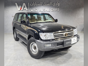 Toyota Land Cruiser VXR 2006 Manual 423,000 Km 8 Cylinder Four Wheel Drive (4WD) SUV Black