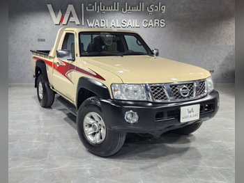 نيسان  باترول  بيك اب  2014  اوتوماتيك  380,000 كم  6 سلندر  دفع رباعي  بيكب  بيج