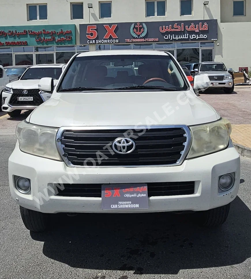 Toyota Land Cruiser GX 2015 Automatic 370,000 Km 6 Cylinder Four Wheel Drive (4WD) SUV White
