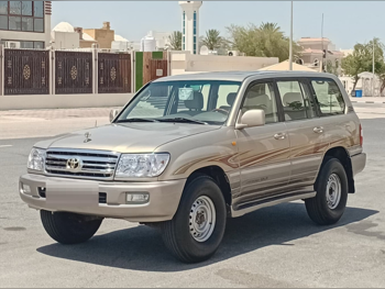 Toyota Land Cruiser GXR 2006 Manual 350,000 Km 6 Cylinder Four Wheel Drive (4WD) SUV Beige