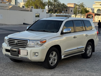 Toyota Land Cruiser GXR 2015 Automatic 390,000 Km 8 Cylinder Four Wheel Drive (4WD) SUV White