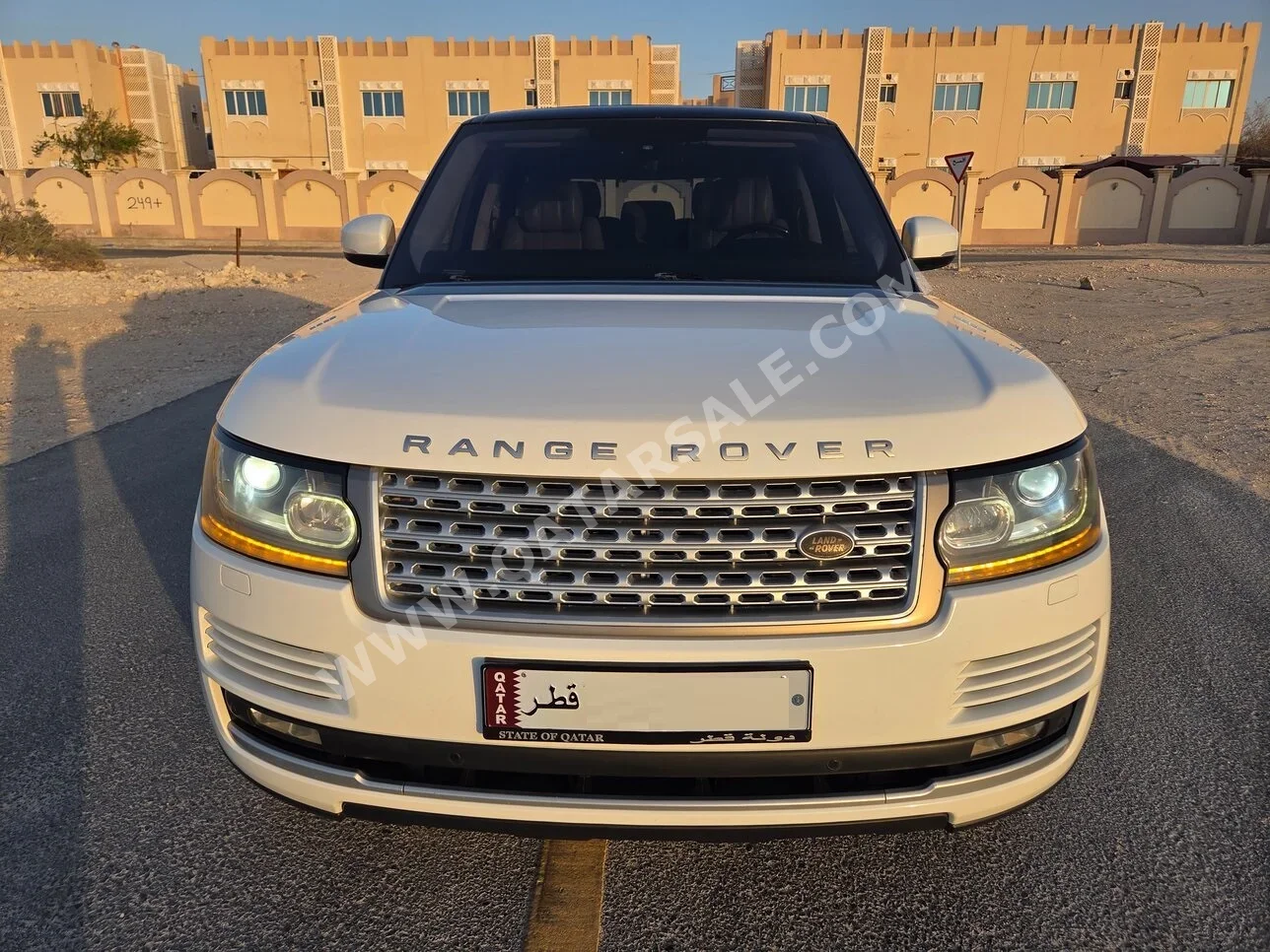 Land Rover Range Rover Vogue Autobiography 2014 Automatic 136,000 Km 8 Cylinder Four Wheel Drive (4WD) SUV White