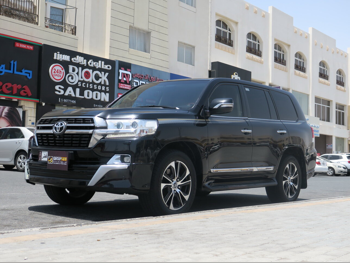Toyota Land Cruiser VXR 2016 Automatic 246,000 Km 8 Cylinder Four Wheel Drive (4WD) SUV Black