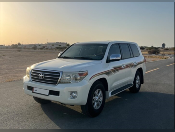 Toyota Land Cruiser GXR 2012 Automatic 308,293 Km 8 Cylinder Four Wheel Drive (4WD) SUV Pearl