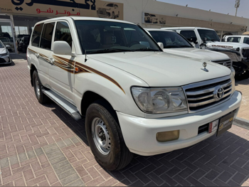 تويوتا  لاند كروزر  جي اكس ار  2005  عادي  474,000 كم  6 سلندر  دفع رباعي  اس يو في  أبيض