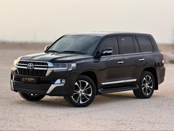 Toyota Land Cruiser GXR- Grand Touring 2021 Automatic 165,000 Km 8 Cylinder Four Wheel Drive (4WD) SUV Black