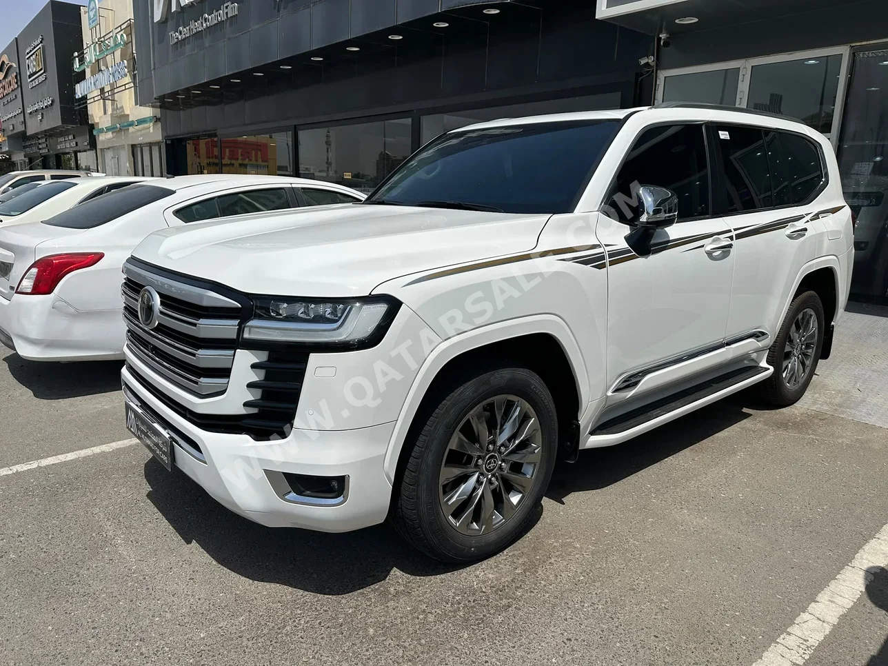 Toyota Land Cruiser VXR Twin Turbo 2024 Automatic 26,000 Km 6 Cylinder Four Wheel Drive (4WD) SUV White With Warranty