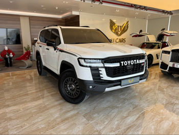 Toyota Land Cruiser GR Sport Twin Turbo 2023 Automatic 96,000 Km 6 Cylinder Four Wheel Drive (4WD) SUV White