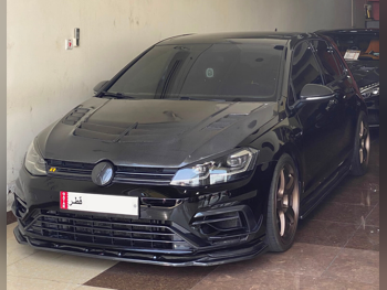 Volkswagen Golf R 2018 Automatic 98,000 Km 4 Cylinder Rear Wheel Drive (RWD) Hatchback Black
