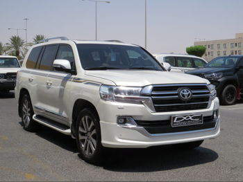 Toyota Land Cruiser VXS 2016 Automatic 202,000 Km 8 Cylinder Four Wheel Drive (4WD) SUV White