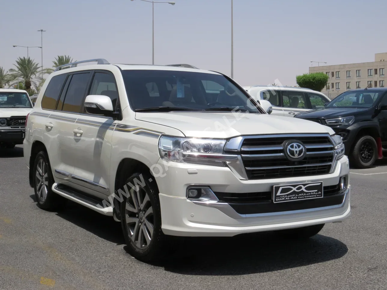Toyota Land Cruiser VXS 2016 Automatic 202,000 Km 8 Cylinder Four Wheel Drive (4WD) SUV White