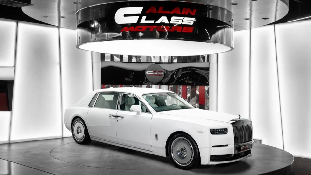 Rolls-Royce  Phantom  EWB  2026  Automatic  36 Km  12 Cylinder  Rear Wheel Drive (RWD)  Sedan  White