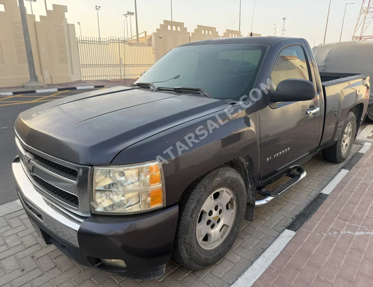 Chevrolet Silverado LT 2010 Automatic 342,000 Km 8 Cylinder Four Wheel Drive (4WD) Pick Up Gray