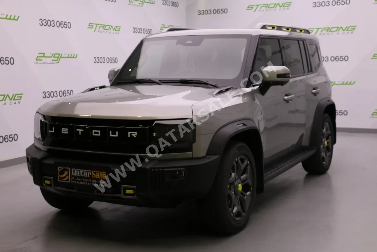 Jetour T2 Luxury 2026 Automatic 18,000 Km 4 Cylinder Four Wheel Drive (4WD) SUV Gray With Warranty