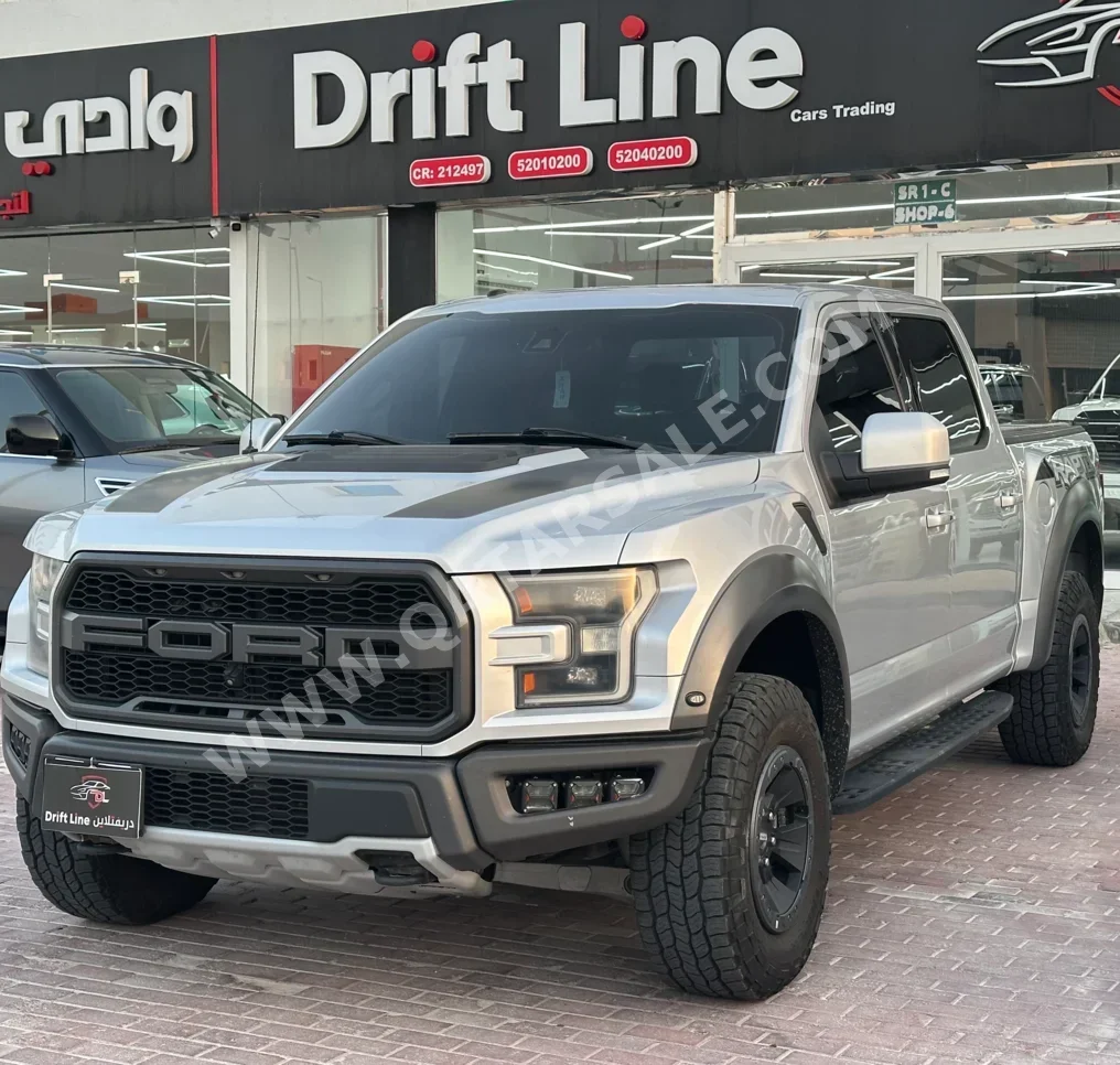 Ford  Raptor  2018  Automatic  72,000 Km  6 Cylinder  Four Wheel Drive (4WD)  Pick Up  Silver