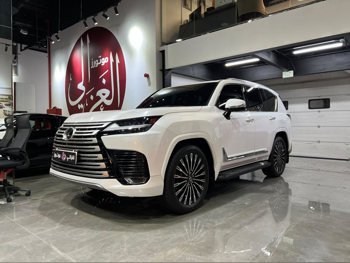 Lexus  LX  600 Luxury  2022  Automatic  105,000 Km  6 Cylinder  Four Wheel Drive (4WD)  SUV  White