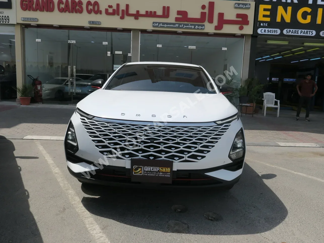 Omoda C5 2024 Automatic 61,000 Km 4 Cylinder Four Wheel Drive (4WD) SUV White With Warranty