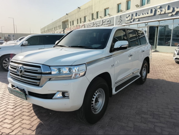 Toyota  Land Cruiser  VXR  2021  Automatic  200,000 Km  8 Cylinder  Four Wheel Drive (4WD)  SUV  White