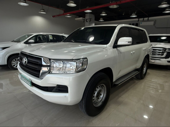 Toyota  Land Cruiser  G  2016  Automatic  300,000 Km  6 Cylinder  Four Wheel Drive (4WD)  SUV  White