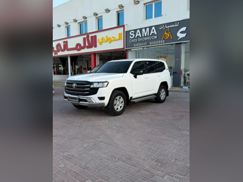 تويوتا  لاند كروزر  جي اكس  2022  اوتوماتيك  69,000 كم  6 سلندر  دفع رباعي  اس يو في  أبيض