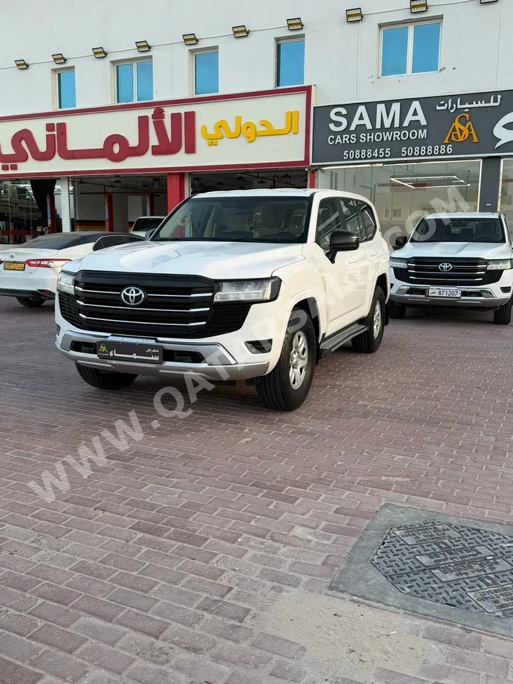تويوتا لاند كروزر جي اكس 2022 اوتوماتيك 249,000 كم 6 سلندر دفع رباعي اس يو في أبيض