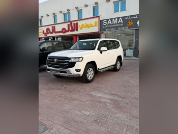 تويوتا  لاند كروزر  جي اكس  2025  اوتوماتيك  100,000 كم  6 سلندر  دفع رباعي  اس يو في  أبيض  تحت الضمان