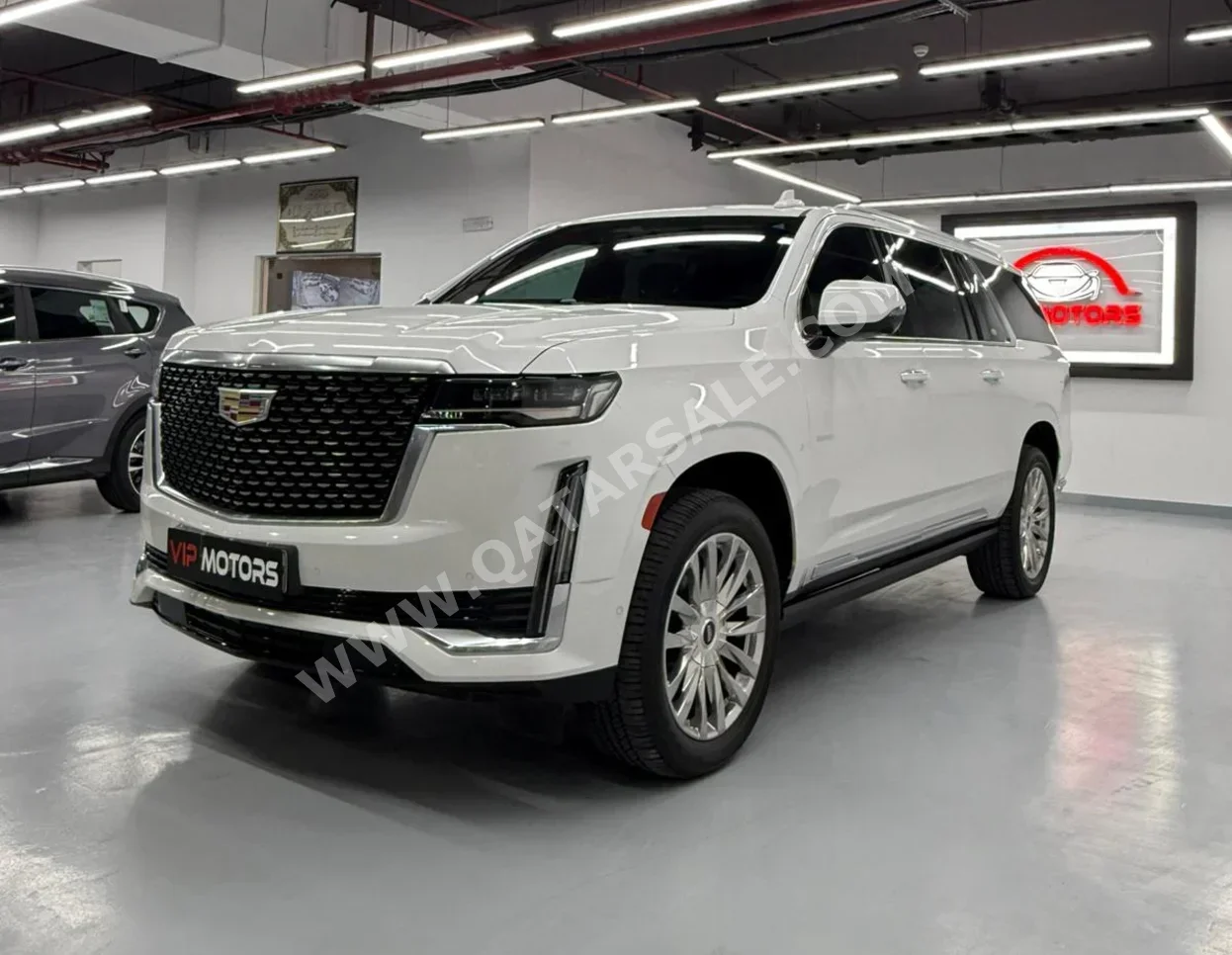Cadillac Escalade 600 2022 Automatic 100,000 Km 8 Cylinder Four Wheel Drive (4WD) SUV White
