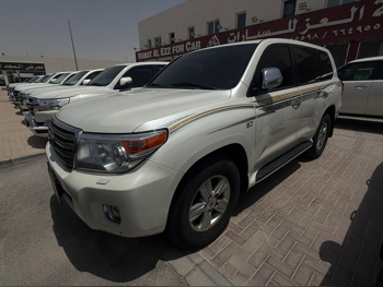 Toyota  Land Cruiser  VXR  2012  Automatic  320,000 Km  8 Cylinder  Four Wheel Drive (4WD)  SUV  White