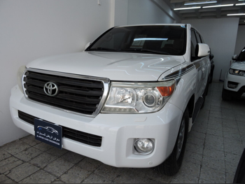 Toyota  Land Cruiser  GXR  2014  Automatic  344,000 Km  6 Cylinder  Four Wheel Drive (4WD)  SUV  White