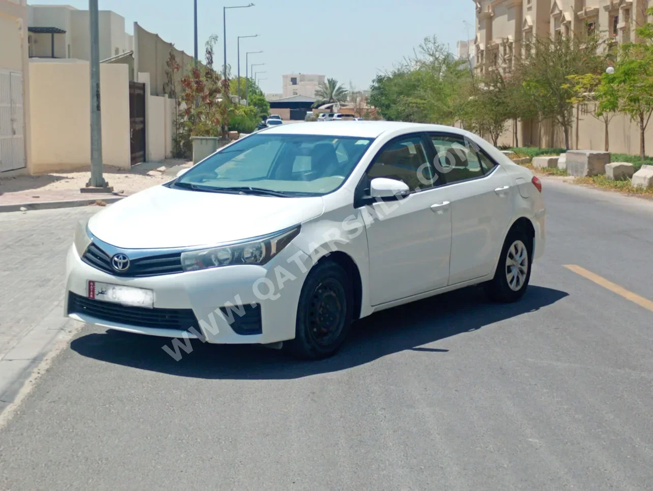 Toyota  Corolla  XLI  2015  Automatic  268,000 Km  4 Cylinder  Front Wheel Drive (FWD)  Sedan  White