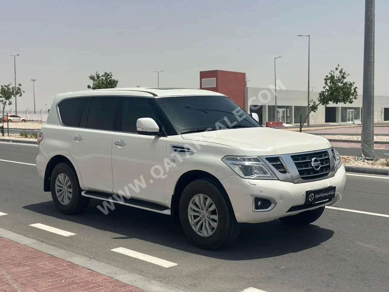 نيسان  باترول  اس اي  2015  اوتوماتيك  260,000 كم  8 سلندر  دفع رباعي  اس يو في  أبيض