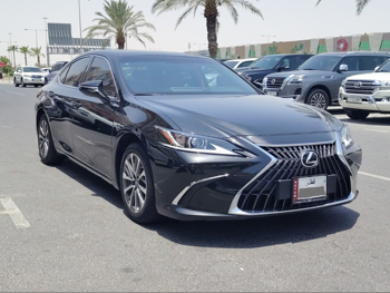 Lexus ES 300h 2023 Automatic 205,000 Km 4 Cylinder Rear Wheel Drive (RWD) Sedan Black