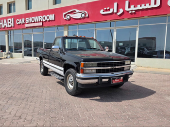 Chevrolet  Silverado  2500 HD  1992  Automatic  159,000 Km  8 Cylinder  Four Wheel Drive (4WD)  Pick Up  Black