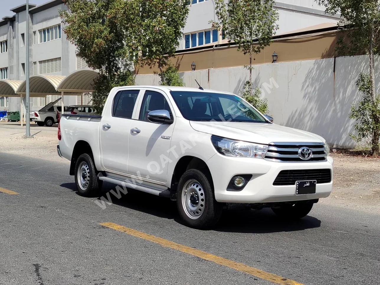 Toyota Hilux 2022 Automatic 37,000 Km 4 Cylinder Four Wheel Drive (4WD) Pick Up White