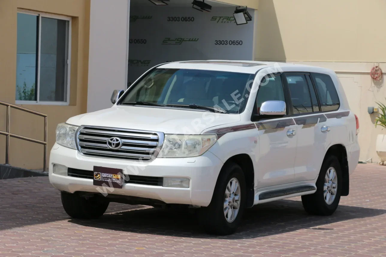 Toyota Land Cruiser GXR 2010 Automatic 361,000 Km 8 Cylinder Four Wheel Drive (4WD) SUV White
