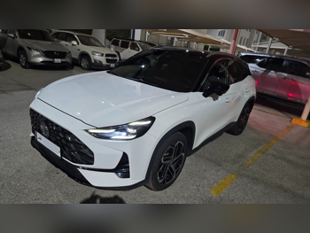 MG One 2024 Automatic 12,000 Km 4 Cylinder Front Wheel Drive (FWD) SUV White and Black With Warranty