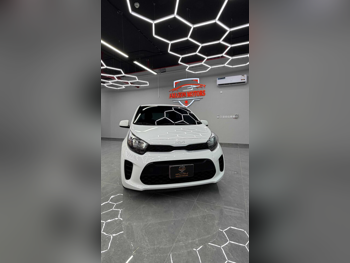Kia  Picanto  2022  Automatic  65,000 Km  4 Cylinder  Front Wheel Drive (FWD)  Hatchback  White