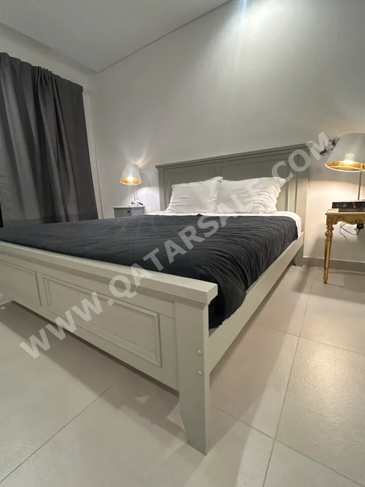 Beds - Home Center - King - Gray - Mattress Included - With Bedside Table and Table Lamp
