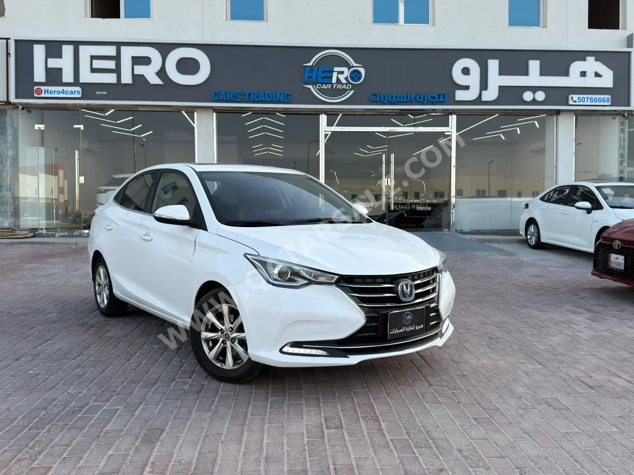 تشانجان السفين 2023 اوتوماتيك 345,000 كم 4 سلندر سحب امامي سيدان أبيض