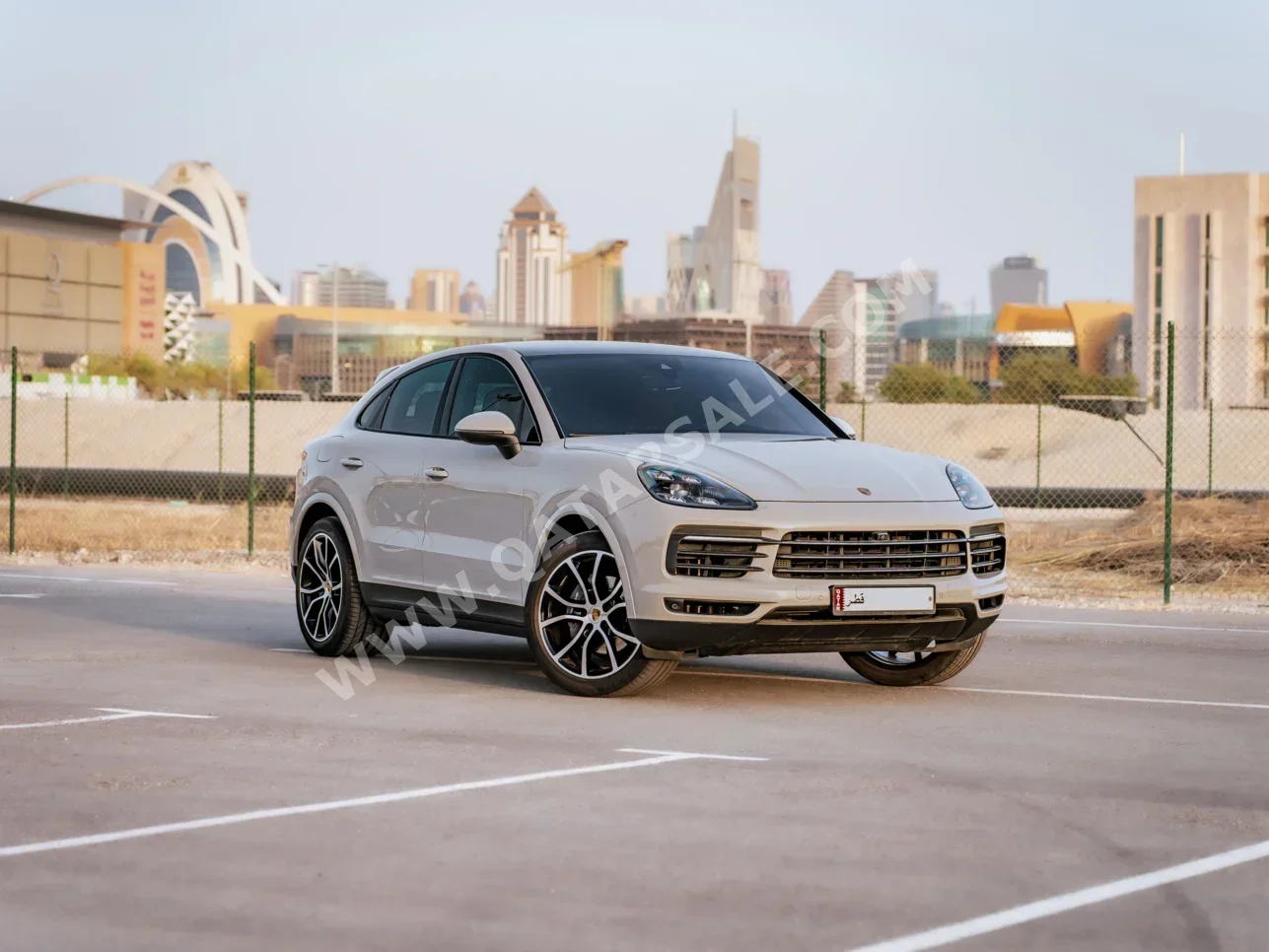 Porsche Cayenne Coupe 2022 Automatic 120,000 Km 6 Cylinder All Wheel Drive (AWD) SUV Crayon With Warranty
