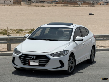 Hyundai  Elantra  2017  Automatic  123,000 Km  4 Cylinder  Front Wheel Drive (FWD)  Sedan  White