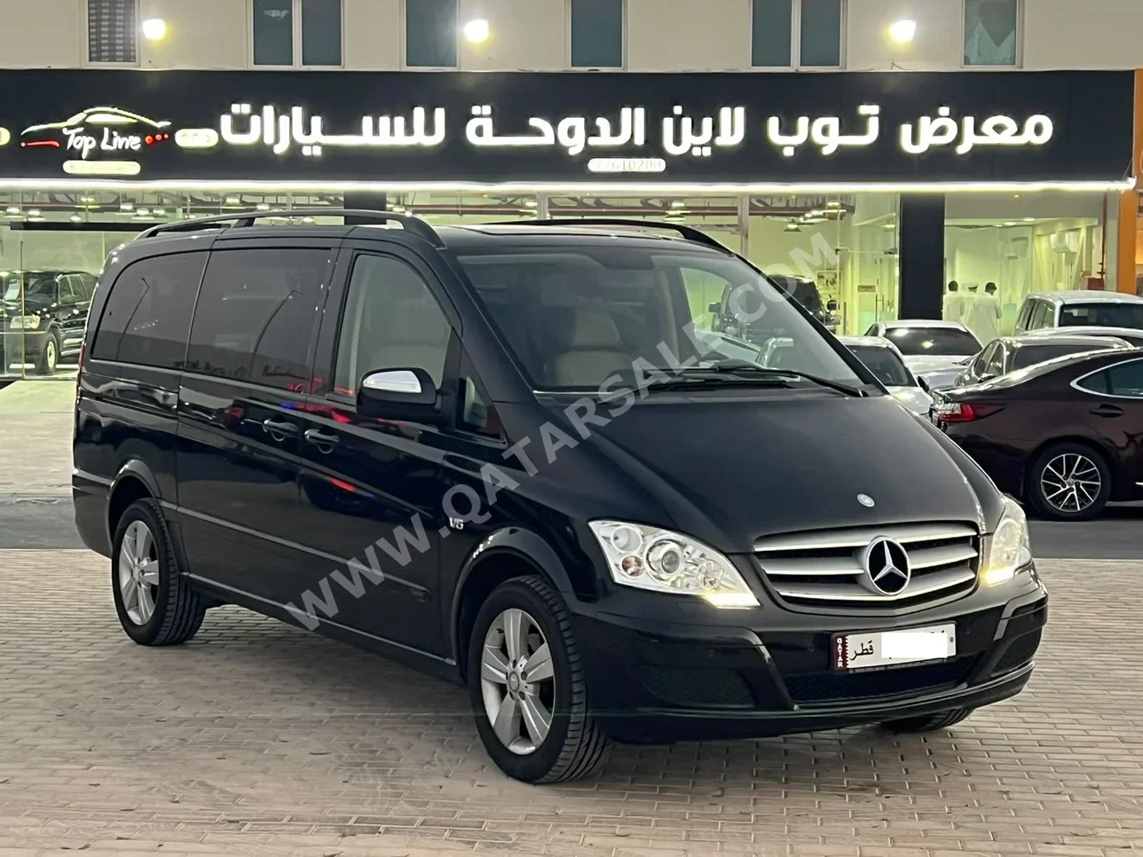مرسيدس - بنز فيانو 2014 اوتوماتيك 25,000 كم 4 سلندر دفع خلفي فان \ باص أسود