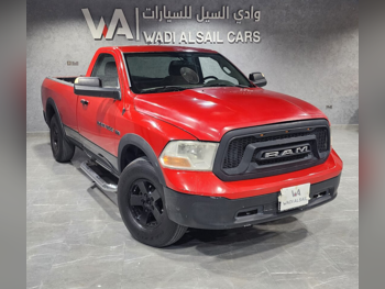 دودج رام 1500 2012 اوتوماتيك 298,000 كم 8 سلندر دفع رباعي بيكب أحمر