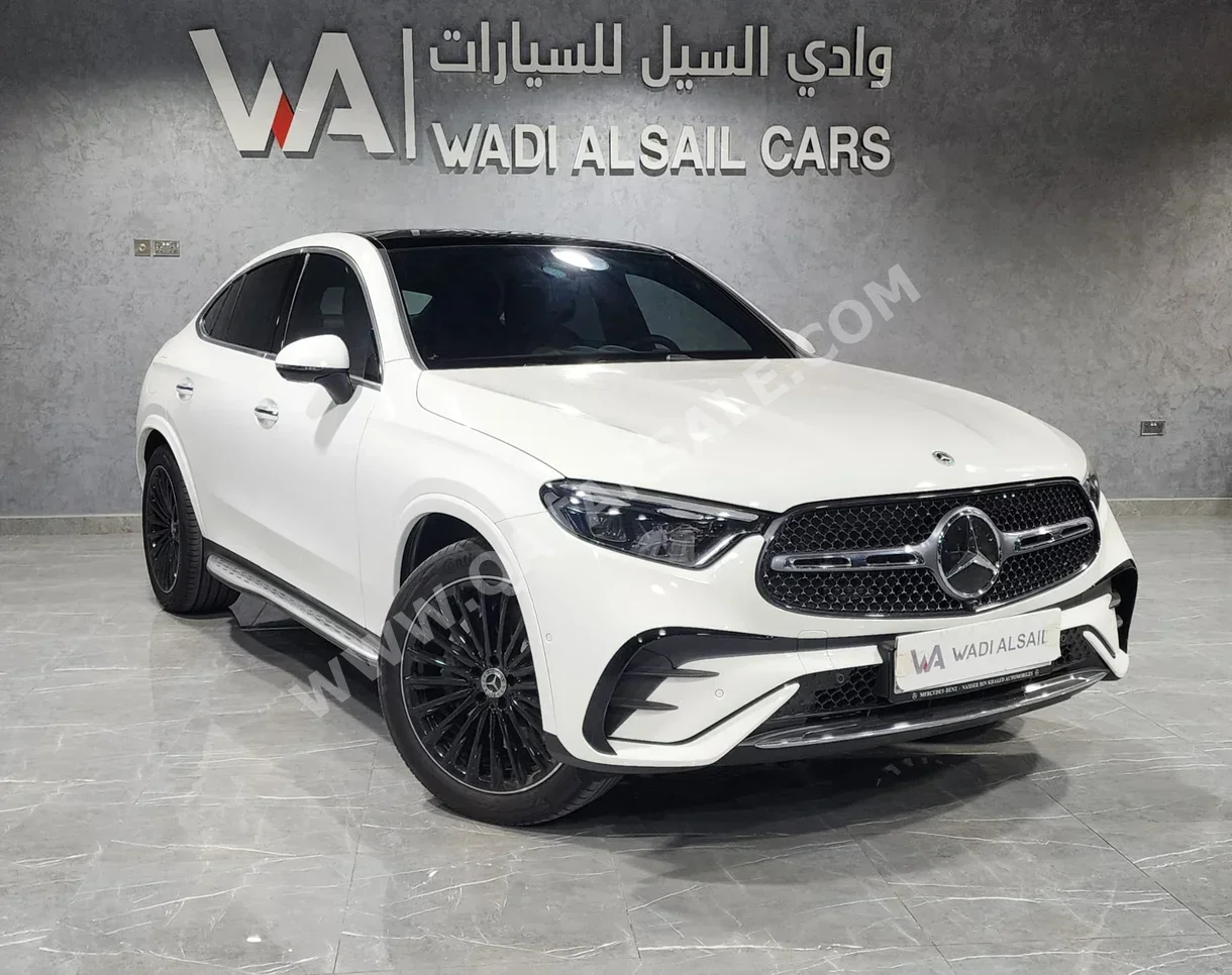 مرسيدس - بنز جي ال سي 200 2026 اوتوماتيك 199 كم 4 سلندر دفع رباعي اس يو في أبيض تحت الضمان